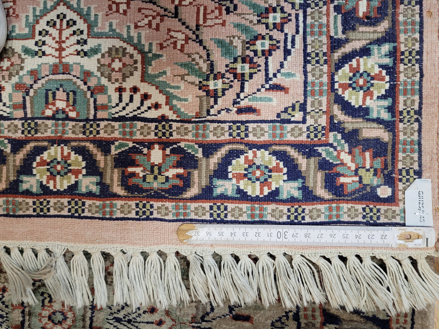 Ghom Seidenteppich Medaillonmuster feine Knüpfkunst