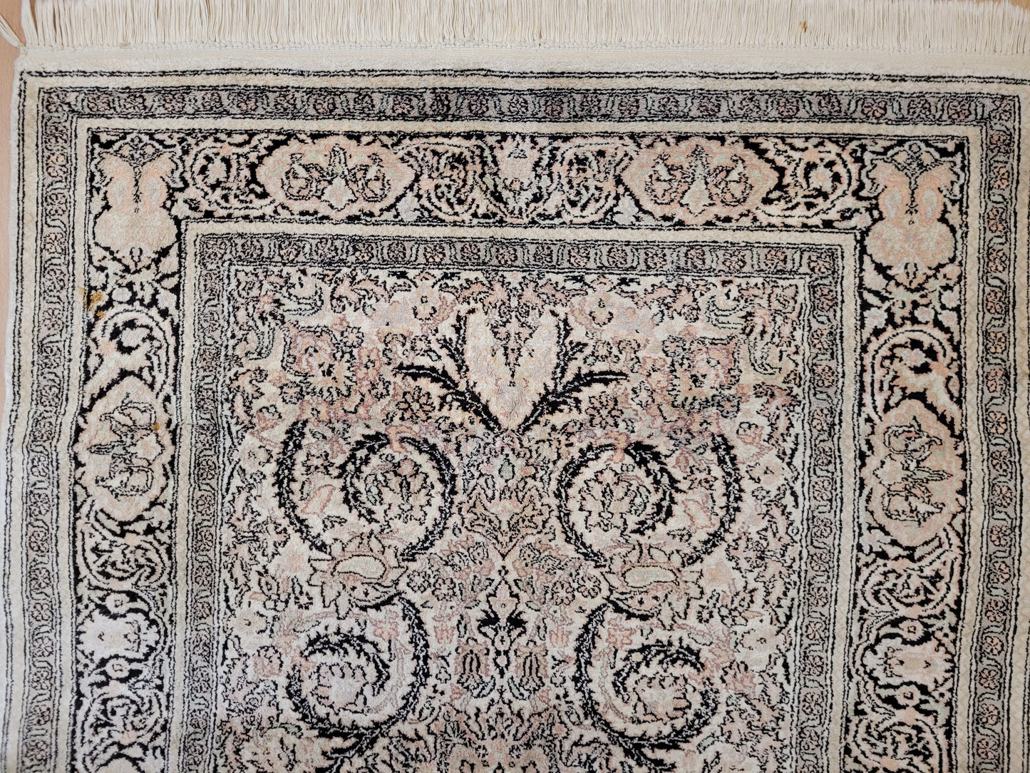 Ghom Seidenteppich Kaschmir florales Medaillon feine Knüpfung