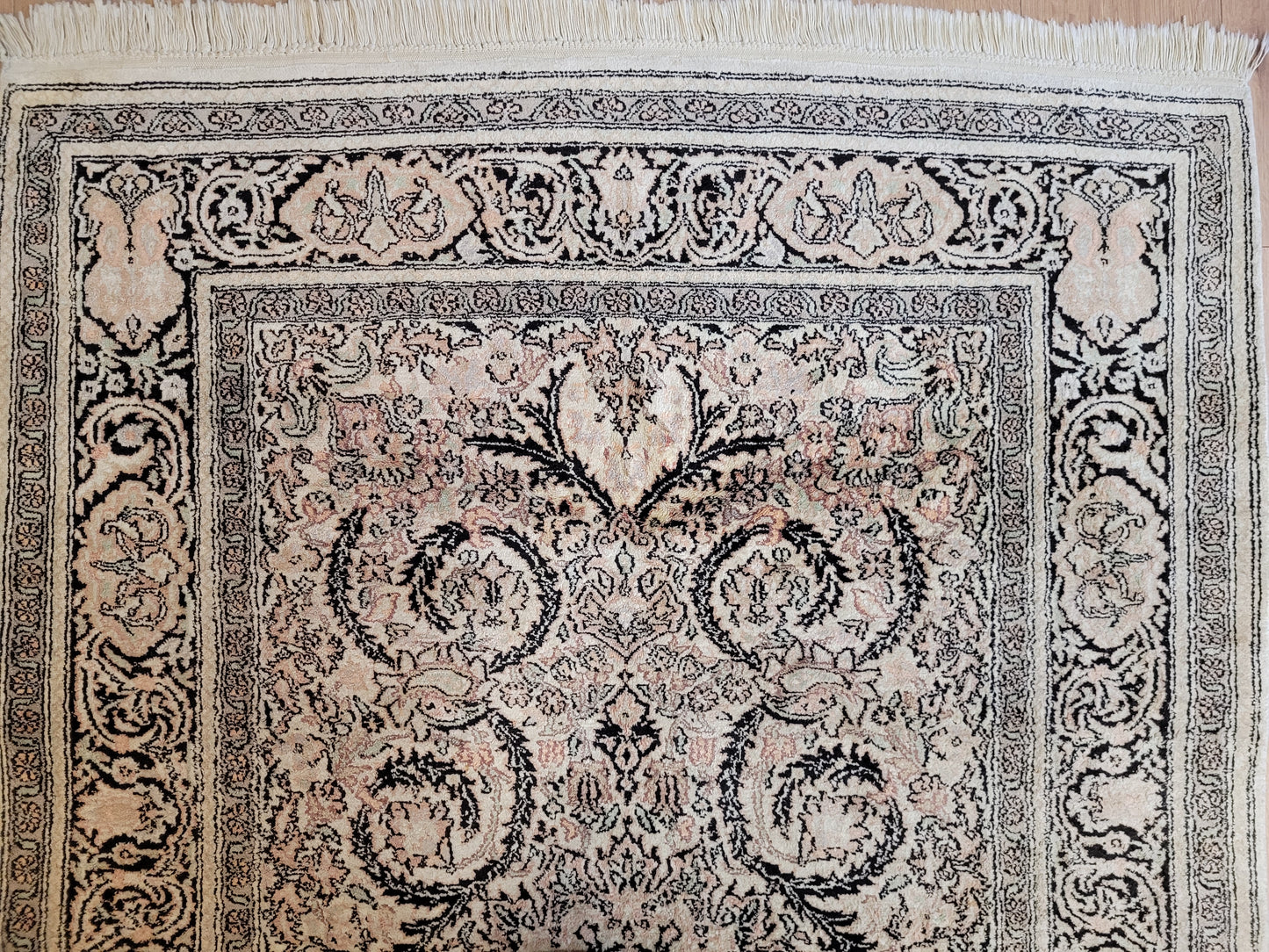 Ghom Seidenteppich Kaschmir florales Medaillon feine Knüpfung