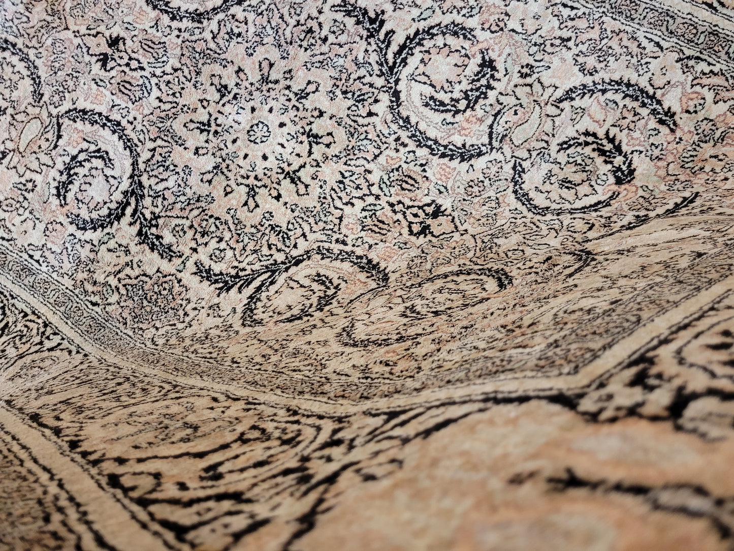 Ghom Seidenteppich Kaschmir florales Medaillon feine Knüpfung