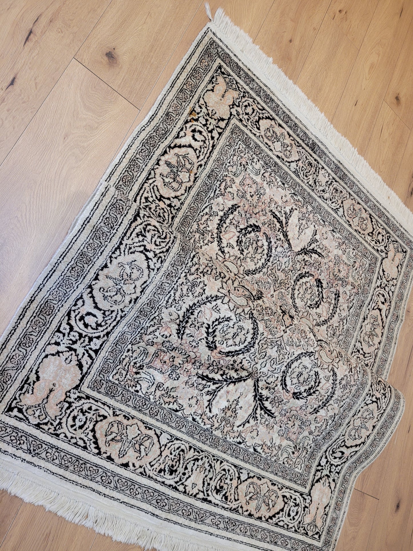 Ghom Seidenteppich Kaschmir florales Medaillon feine Knüpfung