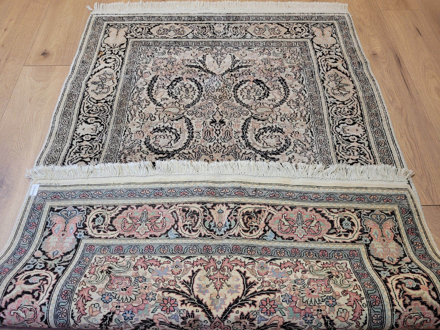 Ghom Seidenteppich Kaschmir florales Medaillon feine Knüpfung