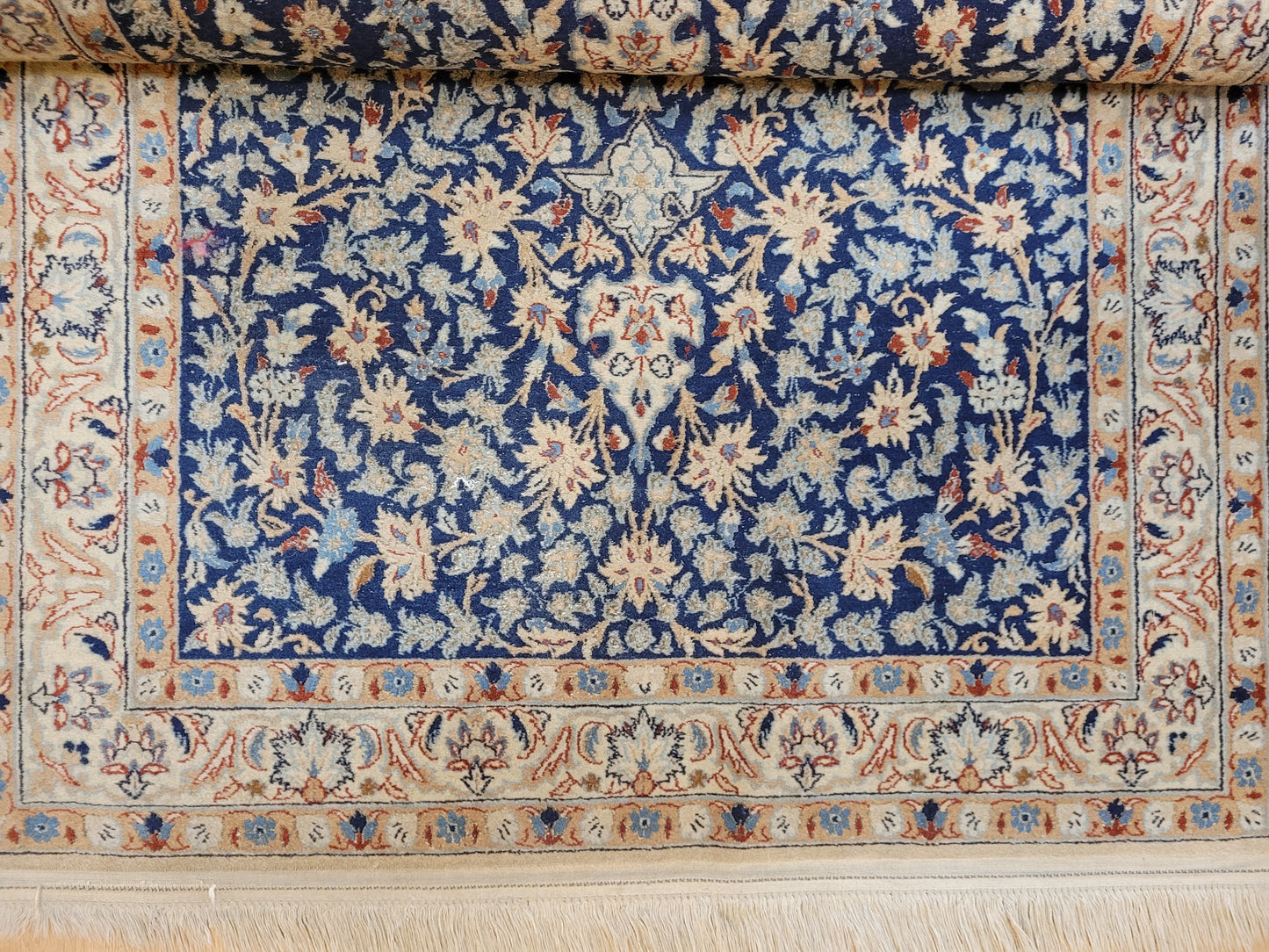 Nain Teppich feine Korkwolle florales Medaillon Design