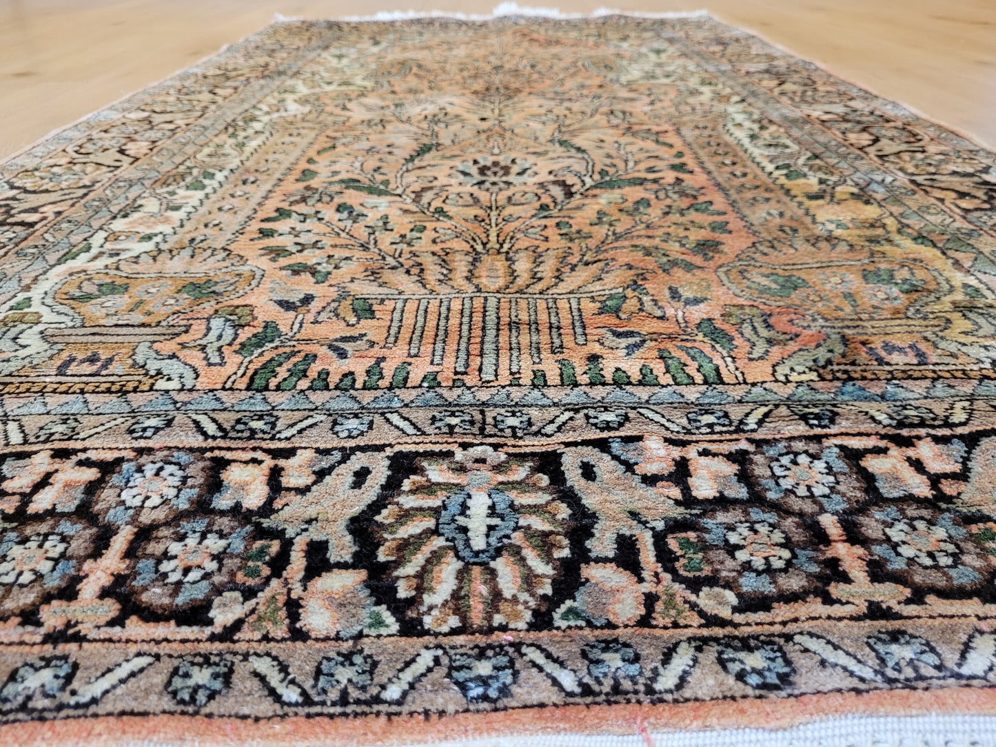 Kaschmir Ghom Seidenteppich Lebensbaum feine Knüpfung