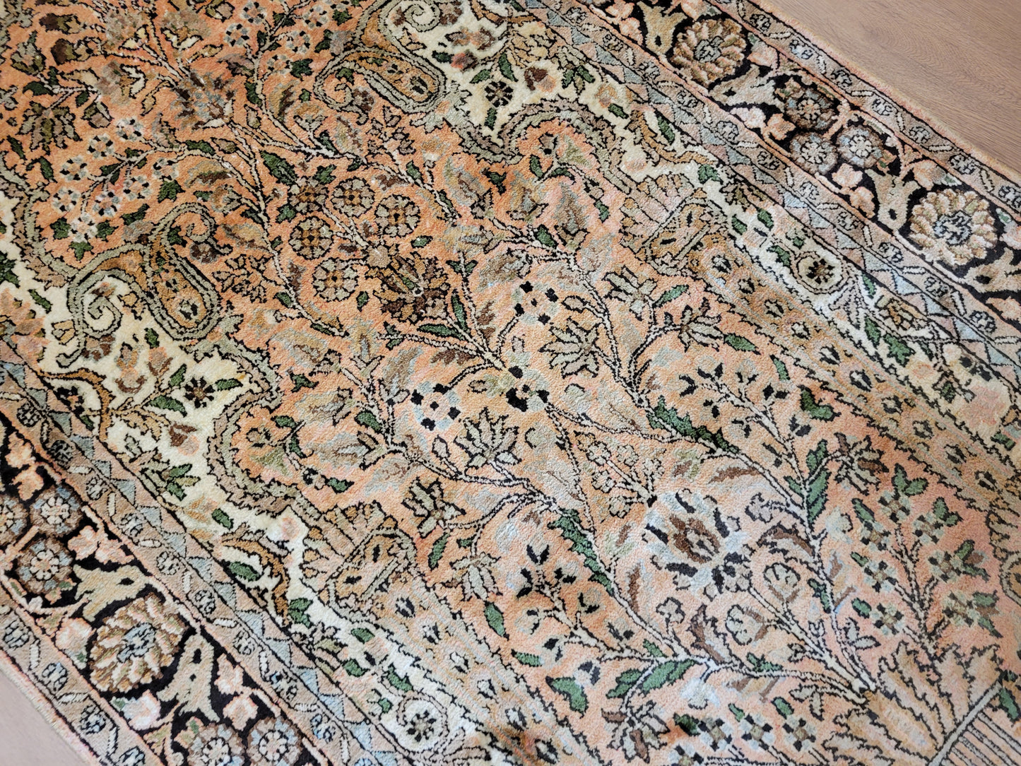 Kaschmir Ghom Seidenteppich Lebensbaum feine Knüpfung