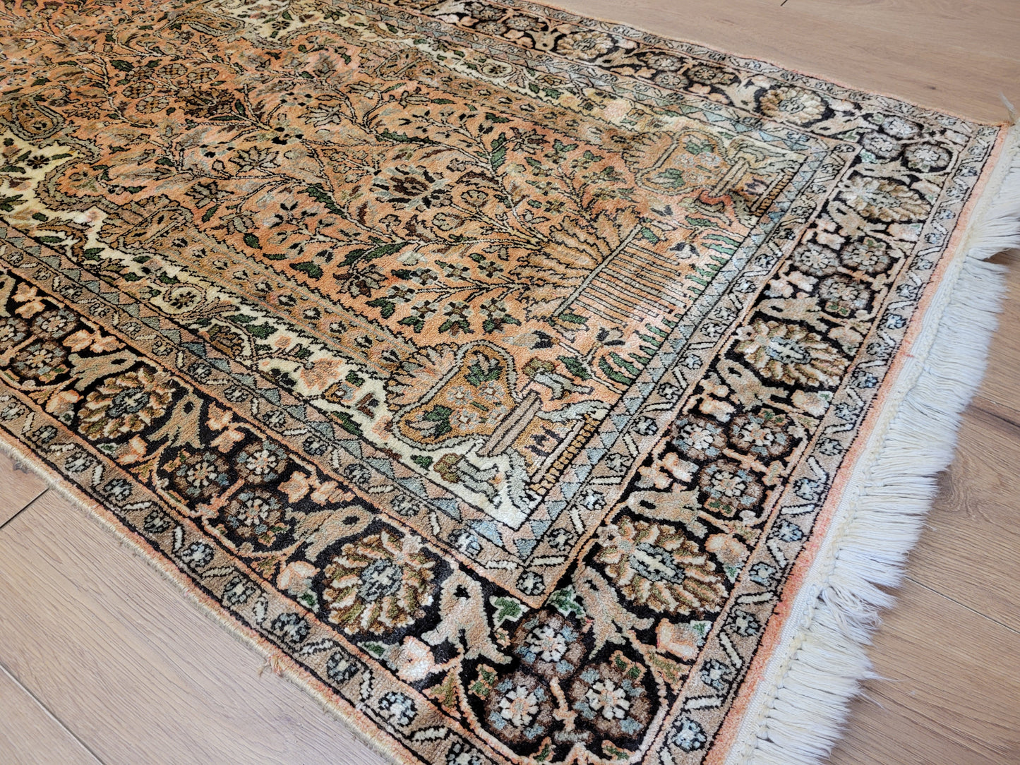 Kaschmir Ghom Seidenteppich Lebensbaum feine Knüpfung