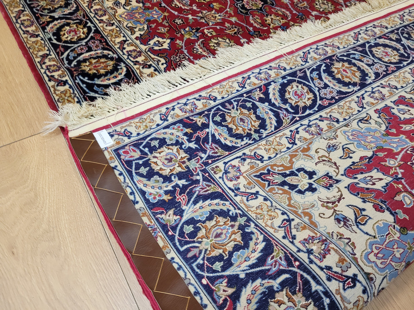 Isfahan Teppich Seide Korkwolle Medaillon florales Muster