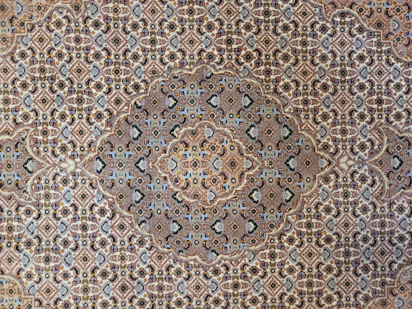 Täbriz Teppich Korkwolle Seide feine Knüpfung Allover Muster