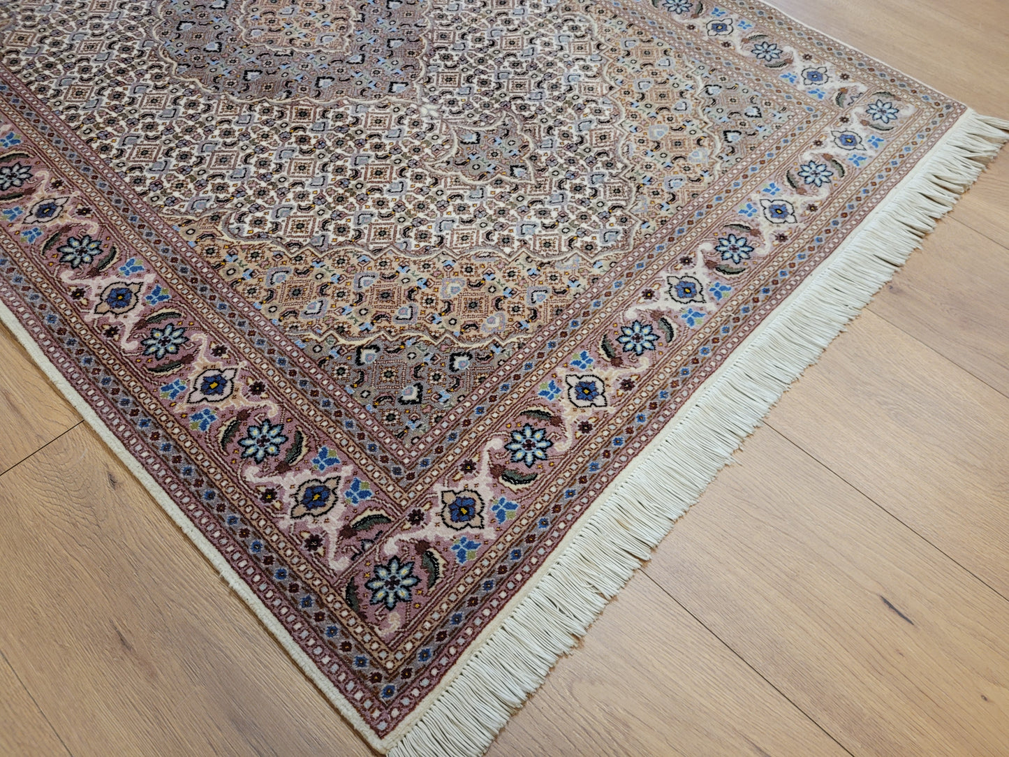 Täbriz Teppich Korkwolle Seide feine Knüpfung Allover Muster