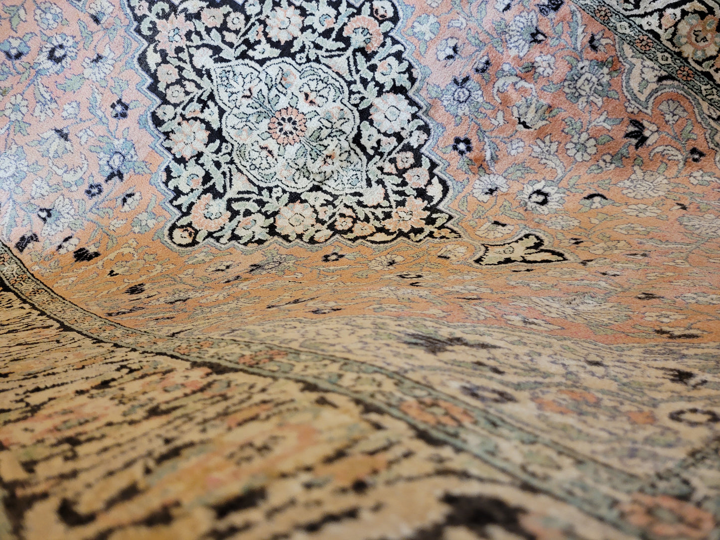 Ghom Kaschmir Teppich Seide Medaillon florales Design