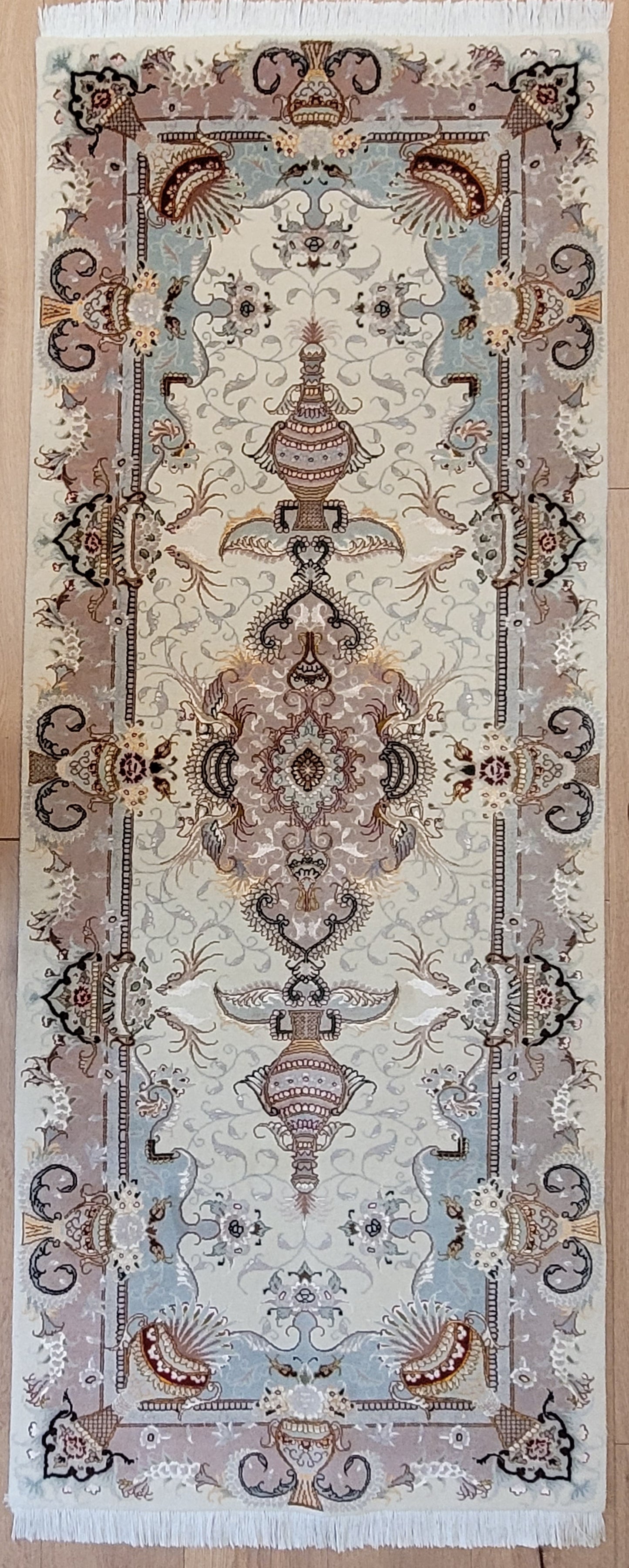 Täbriz Teppich Korkwolle Seide feine Knüpfung klassisches Design