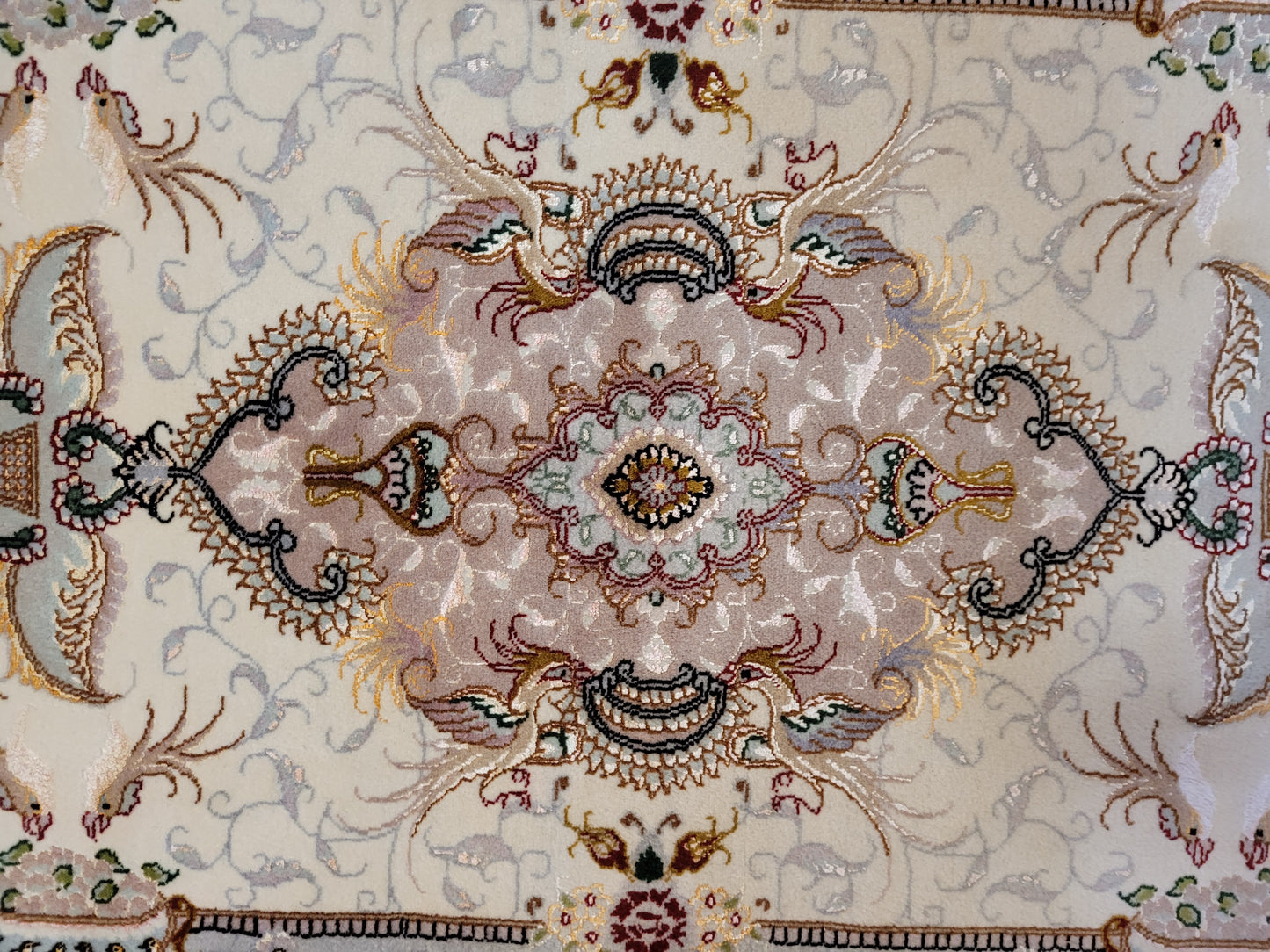 Täbriz Teppich Korkwolle Seide feine Knüpfung klassisches Design