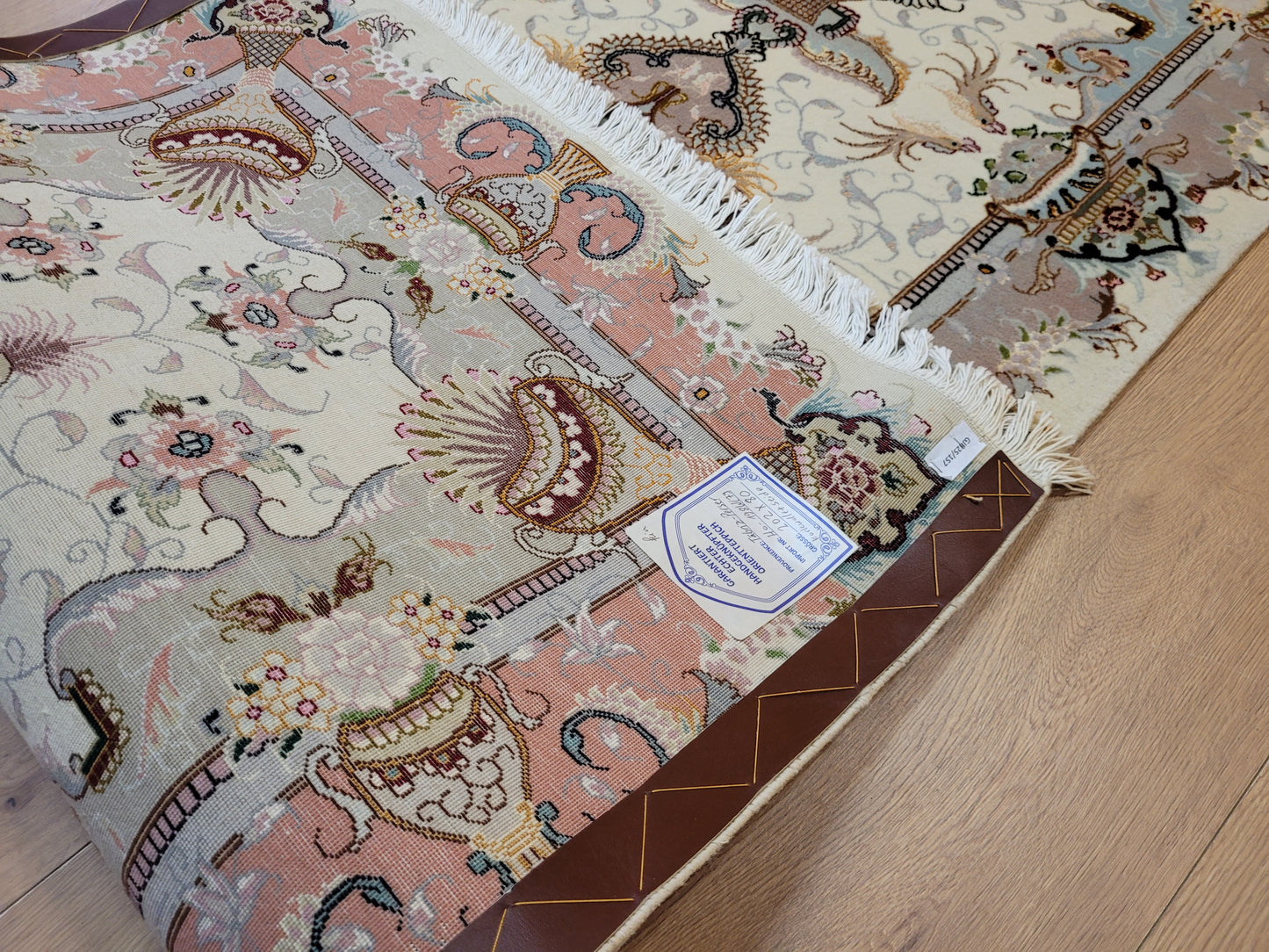 Täbriz Teppich Korkwolle Seide feine Knüpfung klassisches Design