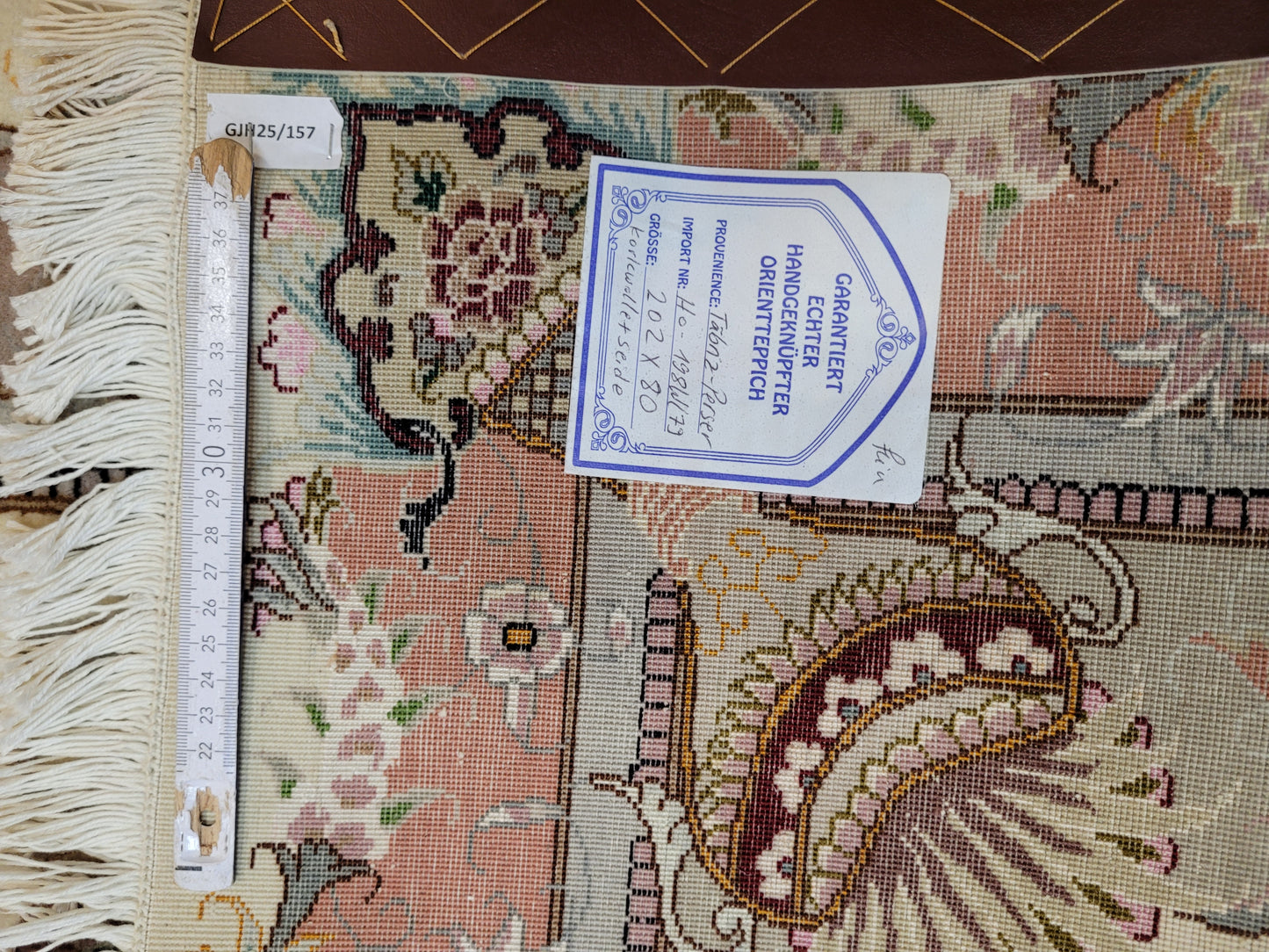 Täbriz Teppich Korkwolle Seide feine Knüpfung klassisches Design