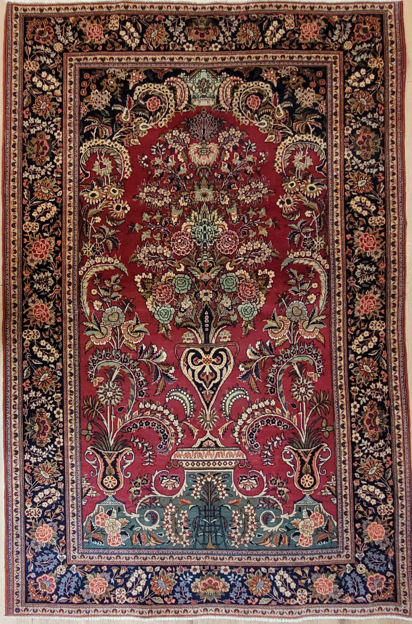 Keschan Teppich Korkwolle florales Vasenmotiv feine Knüpfung