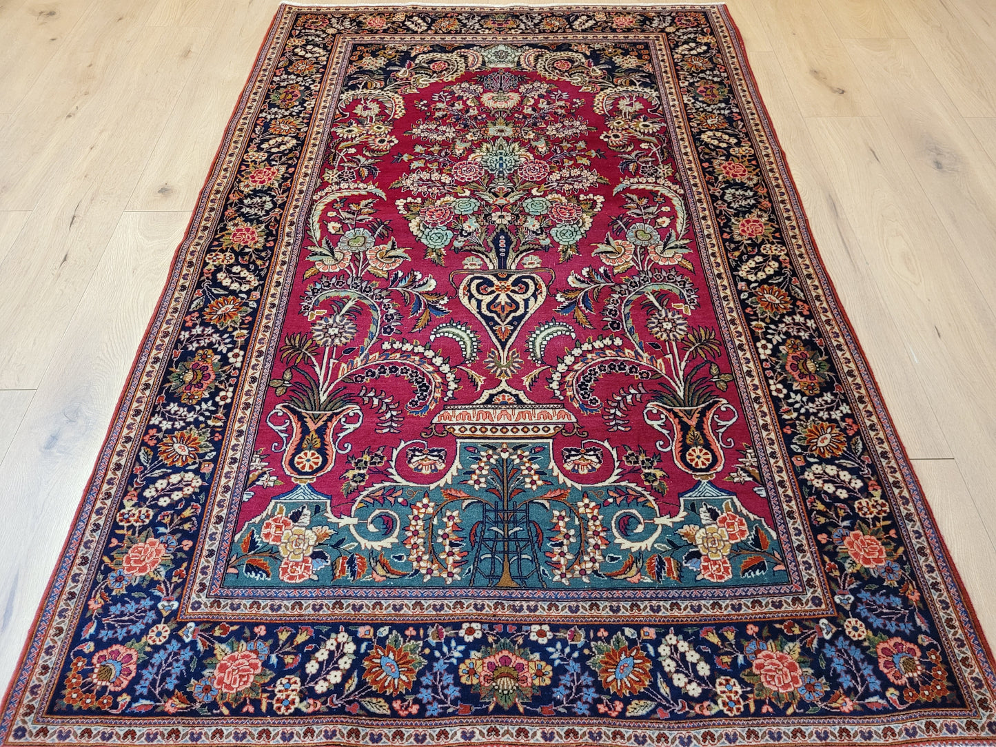 Keschan Teppich Korkwolle florales Vasenmotiv feine Knüpfung