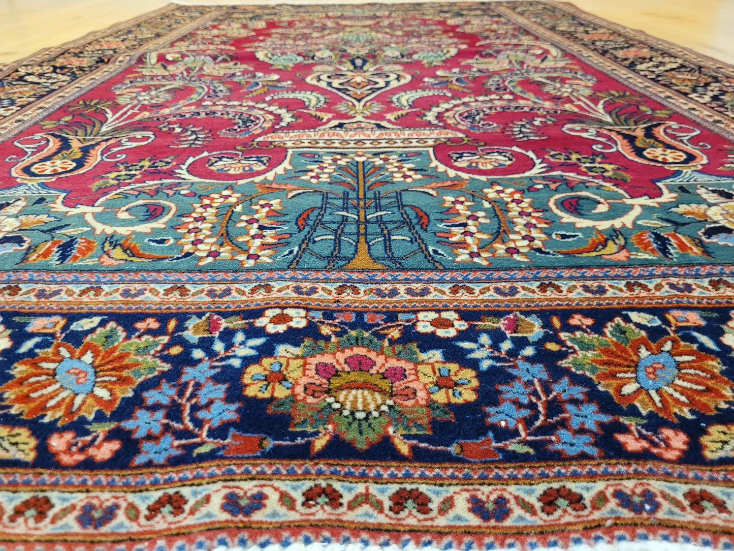 Keschan Teppich Korkwolle florales Vasenmotiv feine Knüpfung