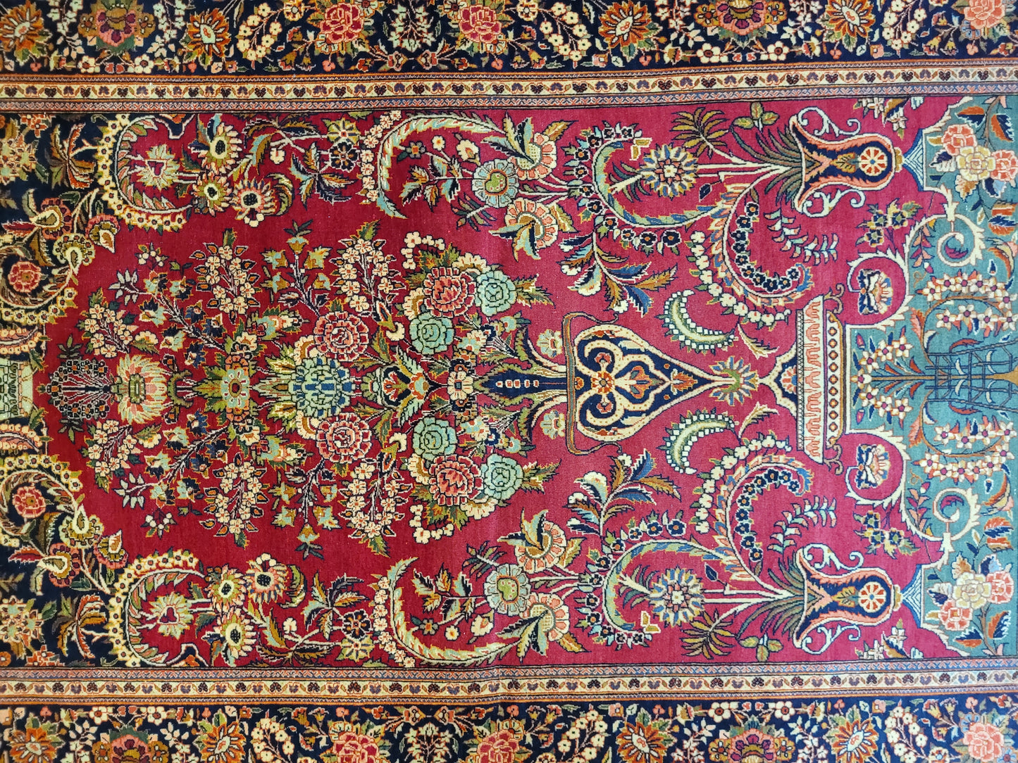 Keschan Teppich Korkwolle florales Vasenmotiv feine Knüpfung