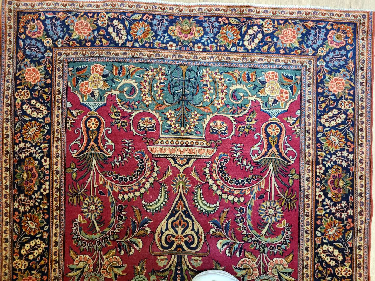 Keschan Teppich Korkwolle florales Vasenmotiv feine Knüpfung