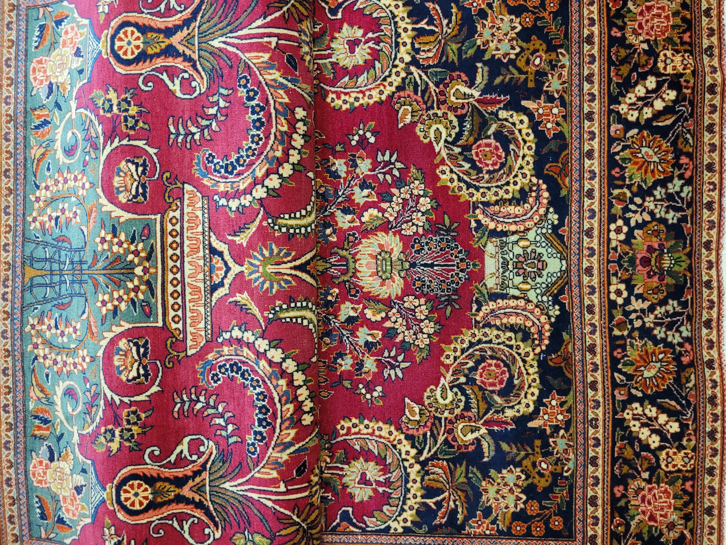 Keschan Teppich Korkwolle florales Vasenmotiv feine Knüpfung