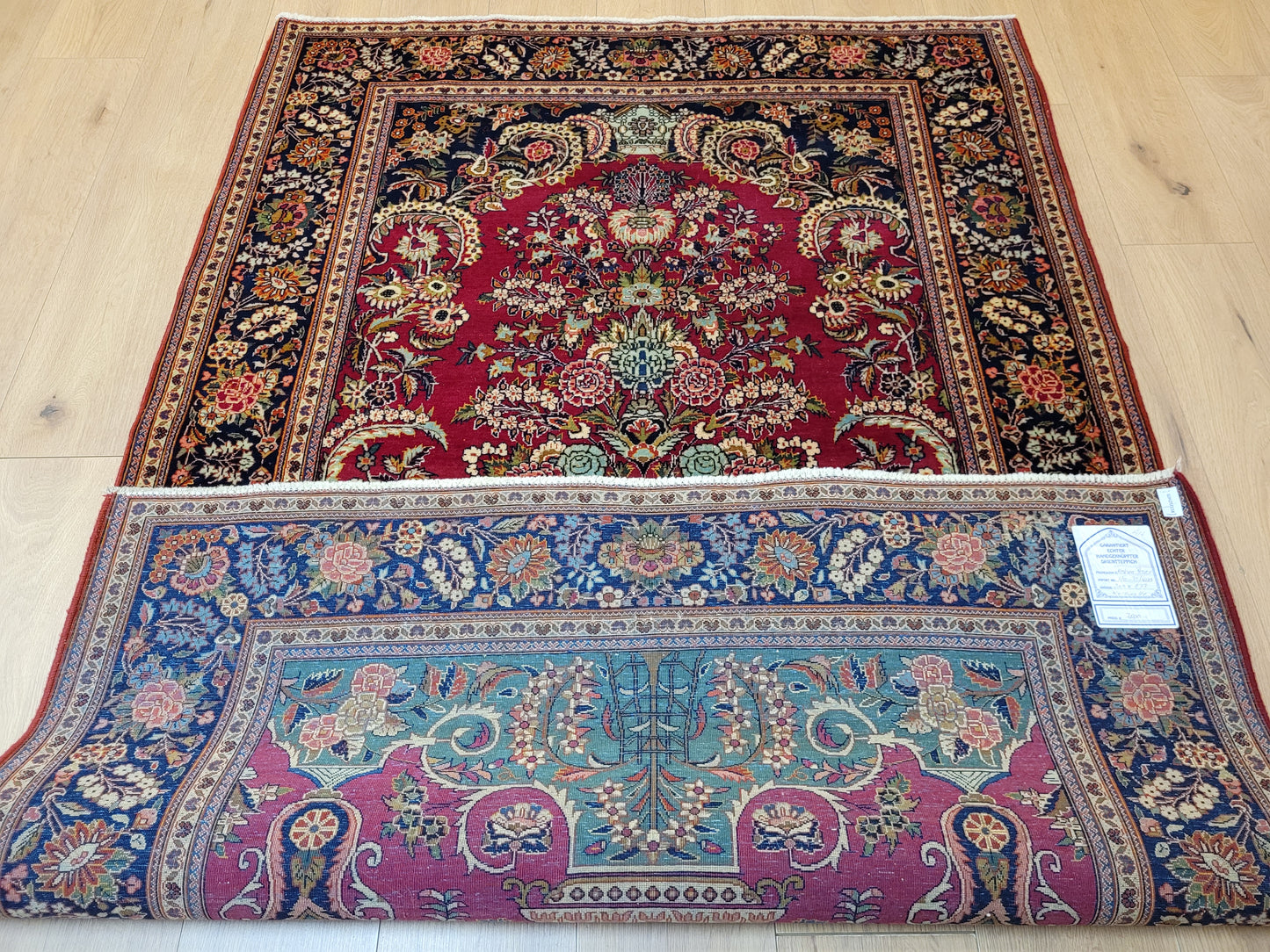 Keschan Teppich Korkwolle florales Vasenmotiv feine Knüpfung