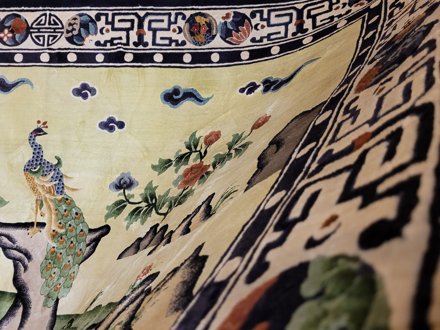 China Teppich Seide auf Seide Art Deco Pfauenmotiv