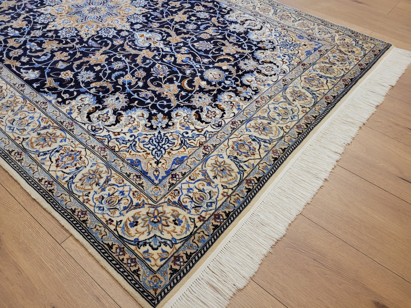 Nain Teppich Korkwolle mit Seide Medaillon feine Knüpfung