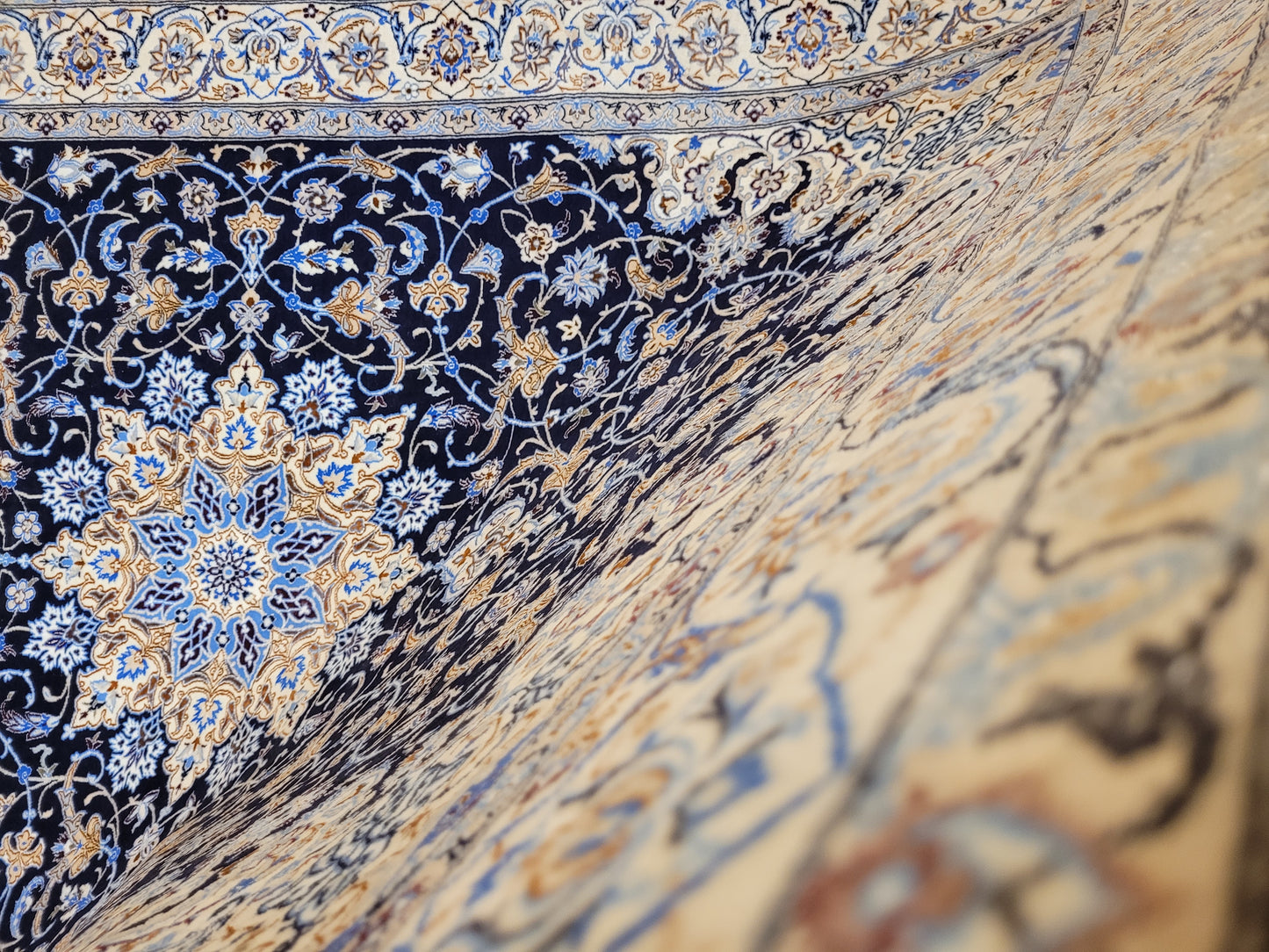 Nain Teppich Korkwolle mit Seide Medaillon feine Knüpfung