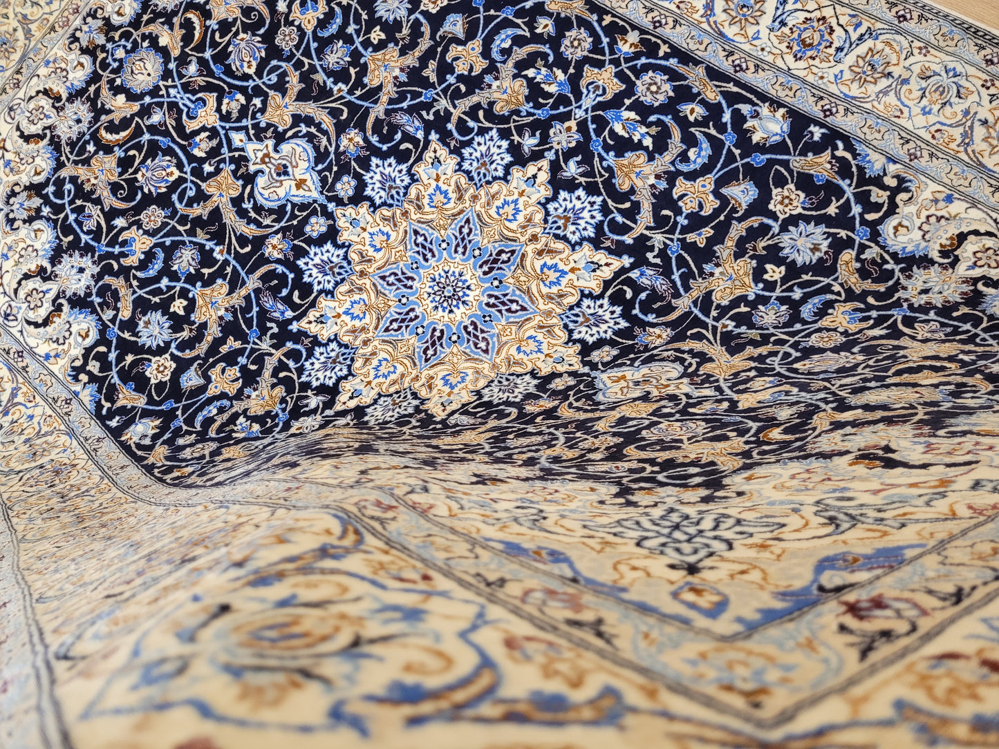 Nain Teppich Korkwolle mit Seide Medaillon feine Knüpfung