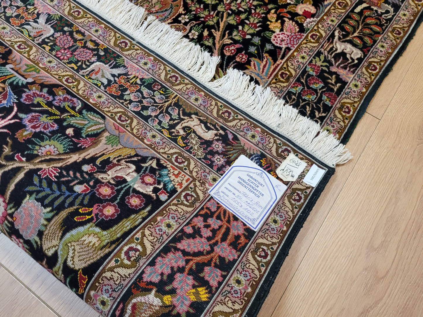 Täbriz Teppich Korkwolle mit Seide Tier- und Gartenmotiv feine Knüpfung