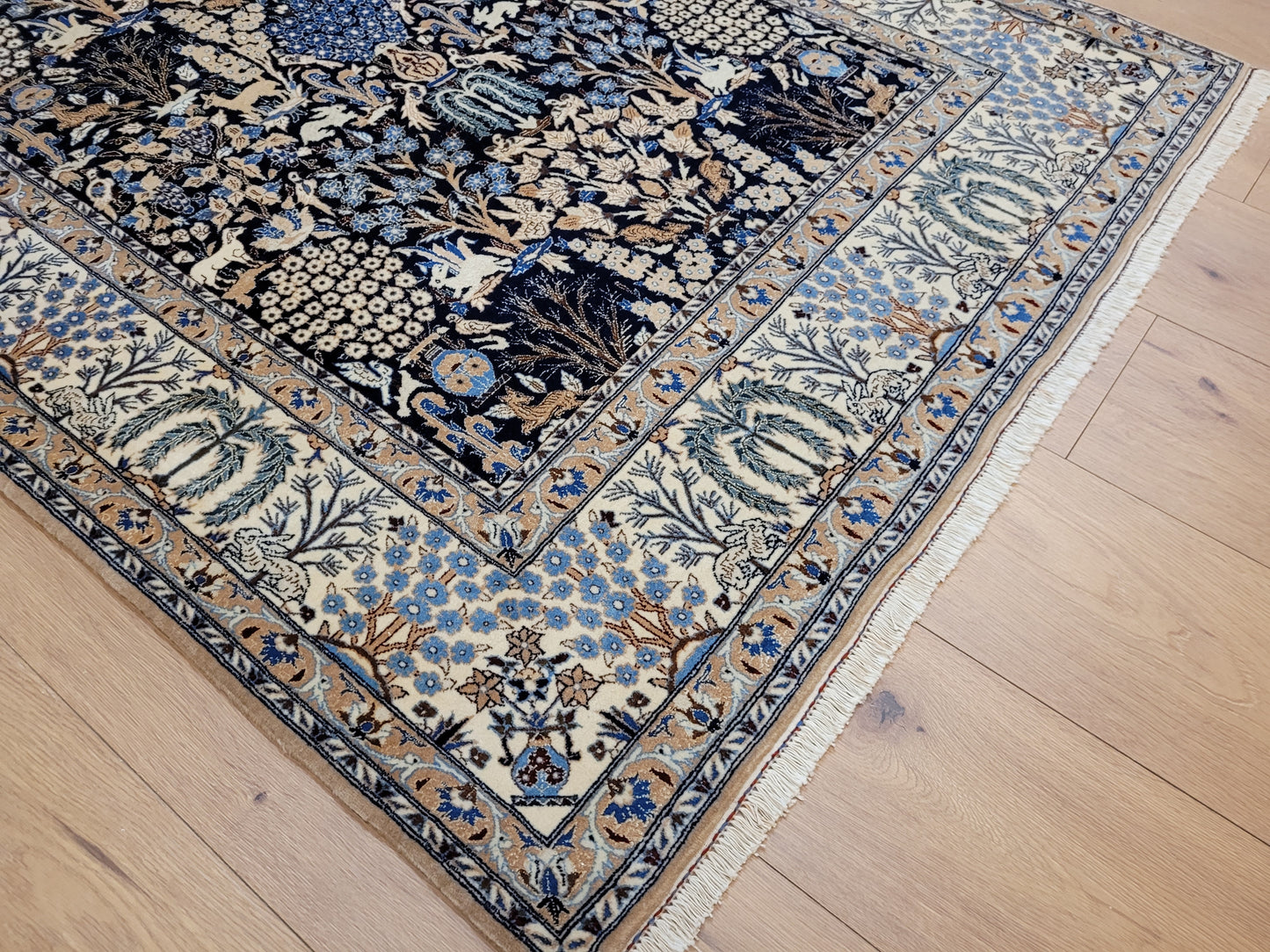 Nain Teppich Korkwolle mit Seide Gartenmotiv feine Knüpfung