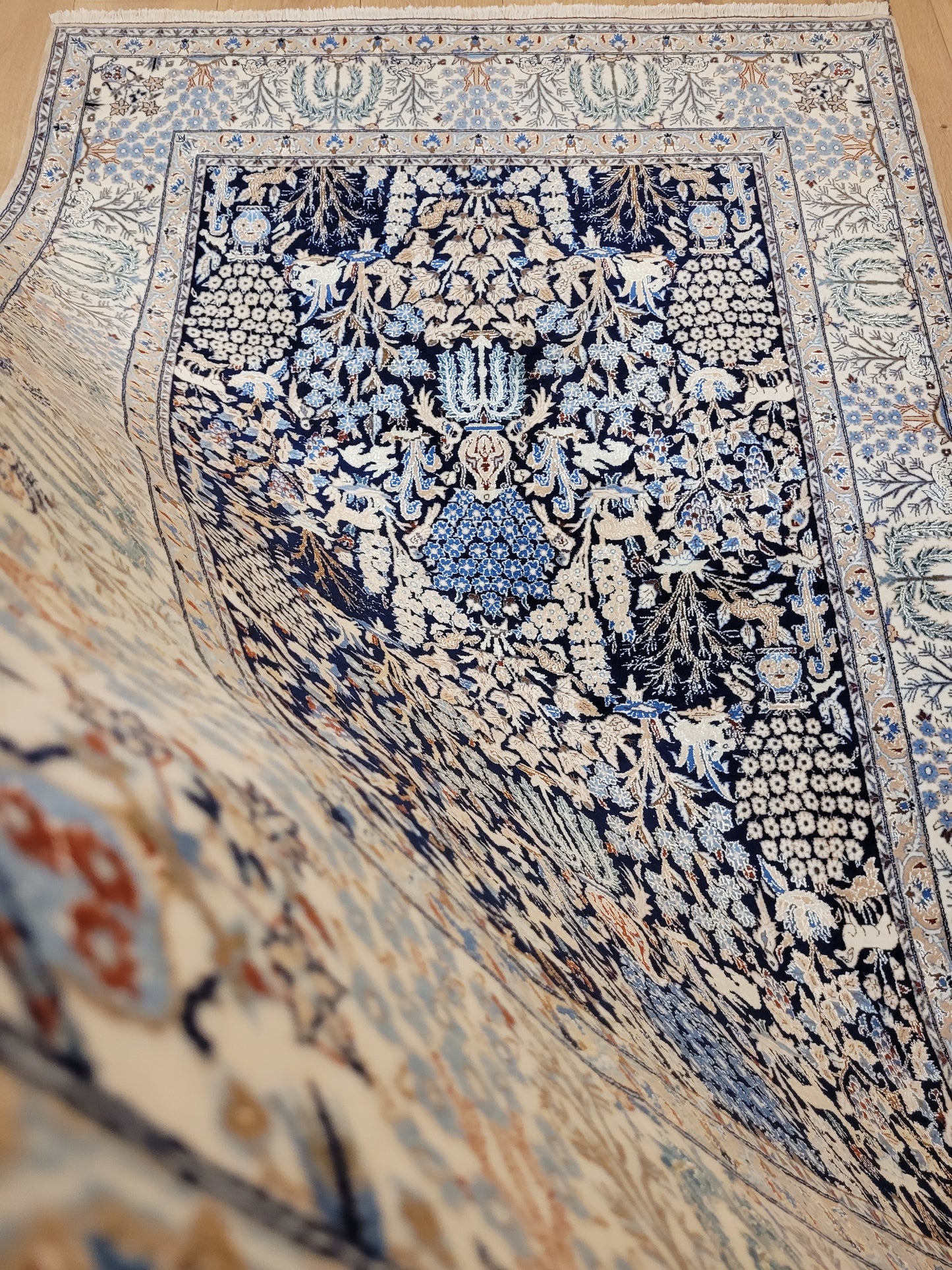 Nain Teppich Korkwolle mit Seide Gartenmotiv feine Knüpfung