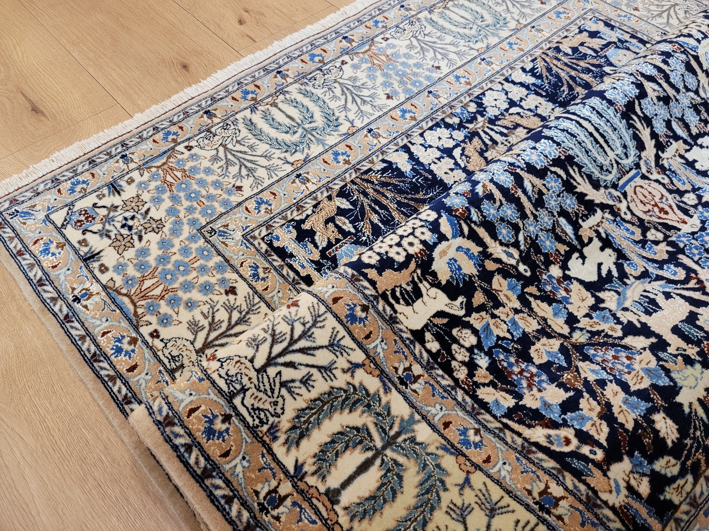 Nain Teppich Korkwolle mit Seide Gartenmotiv feine Knüpfung