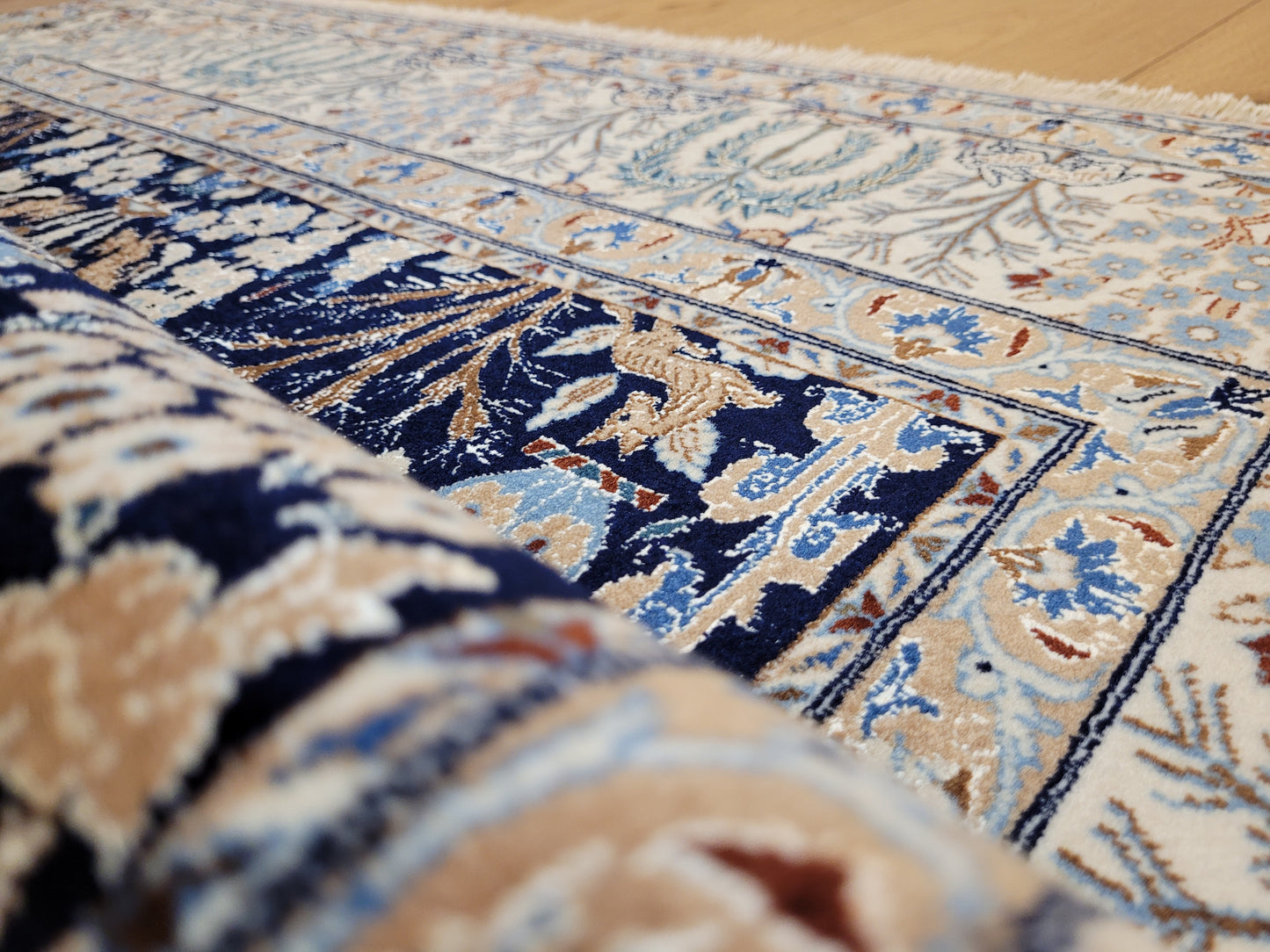 Nain Teppich Korkwolle mit Seide Gartenmotiv feine Knüpfung