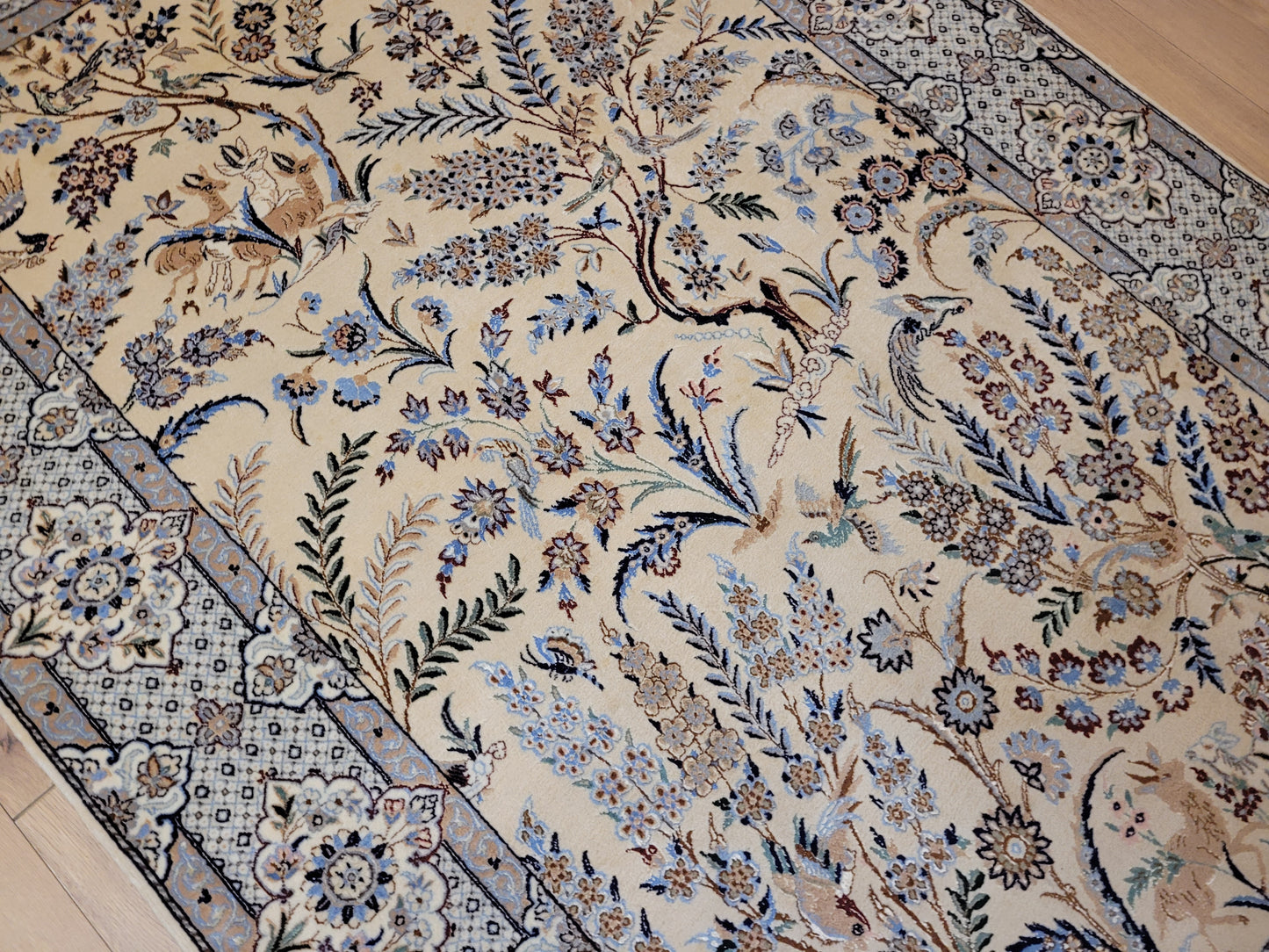 Nain Teppich Korkwolle mit Seide Jagd- und Gartenmotiv feine Knüpfung