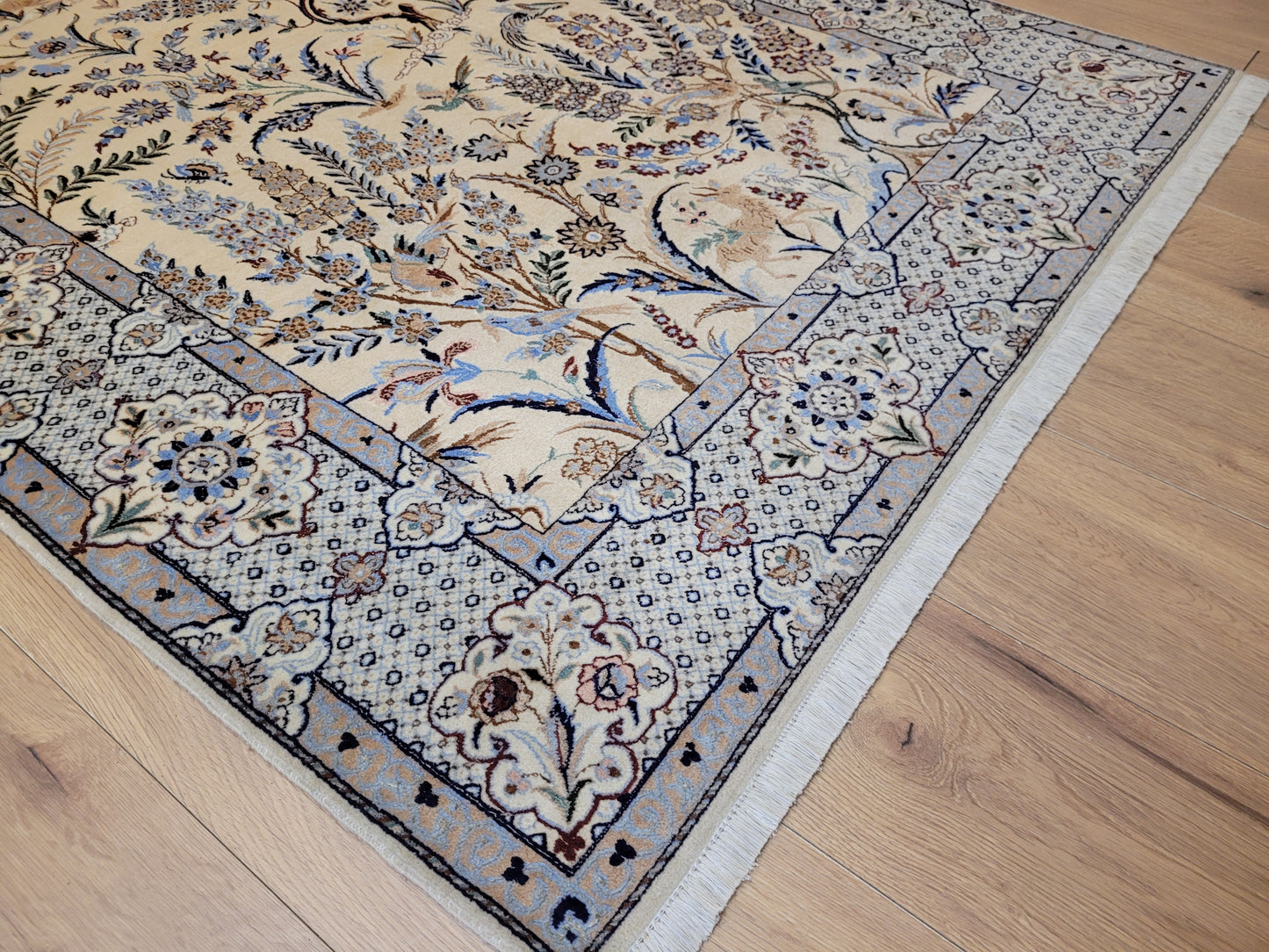 Nain Teppich Korkwolle mit Seide Jagd- und Gartenmotiv feine Knüpfung