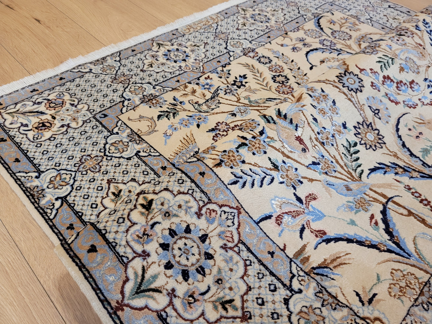 Nain Teppich Korkwolle mit Seide Jagd- und Gartenmotiv feine Knüpfung