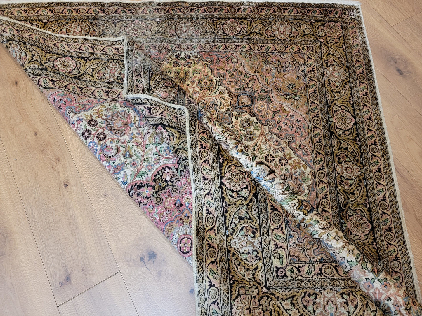 Kaschmir Teppich Seide florales Medaillon feine Knüpfung