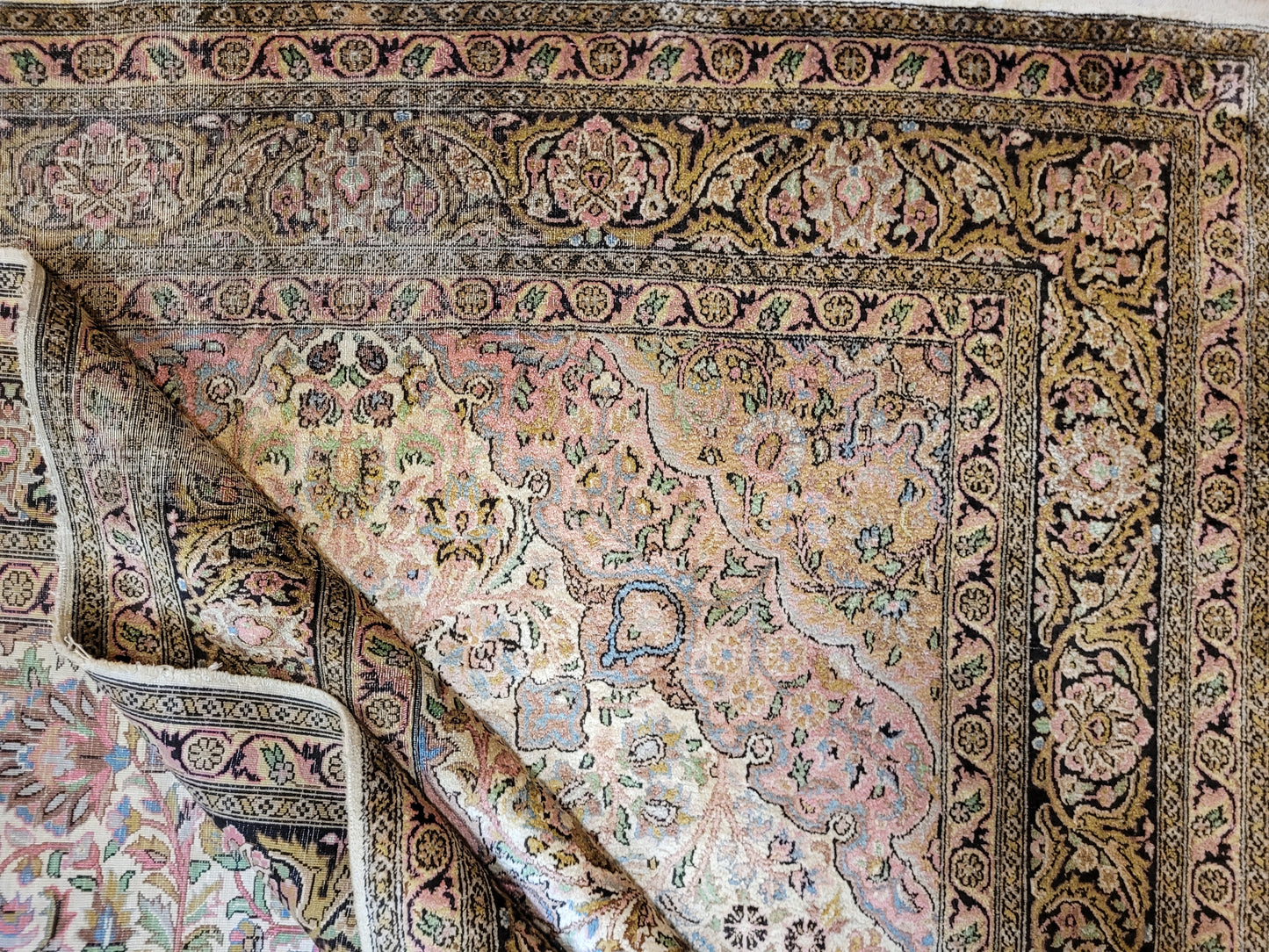 Kaschmir Teppich Seide florales Medaillon feine Knüpfung