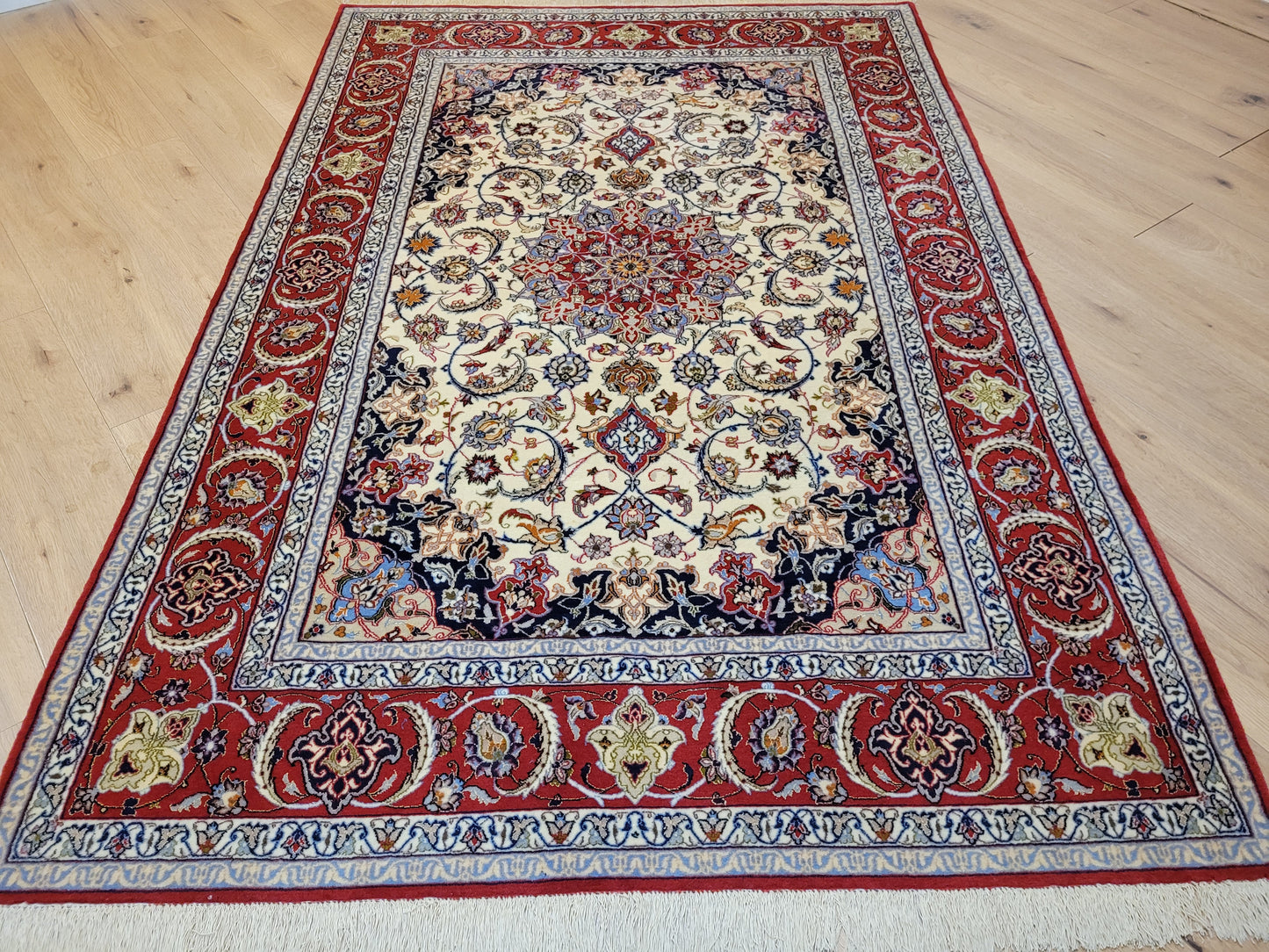 Isfahan Teppich Korkwolle und Seide feine Knüpfkunst