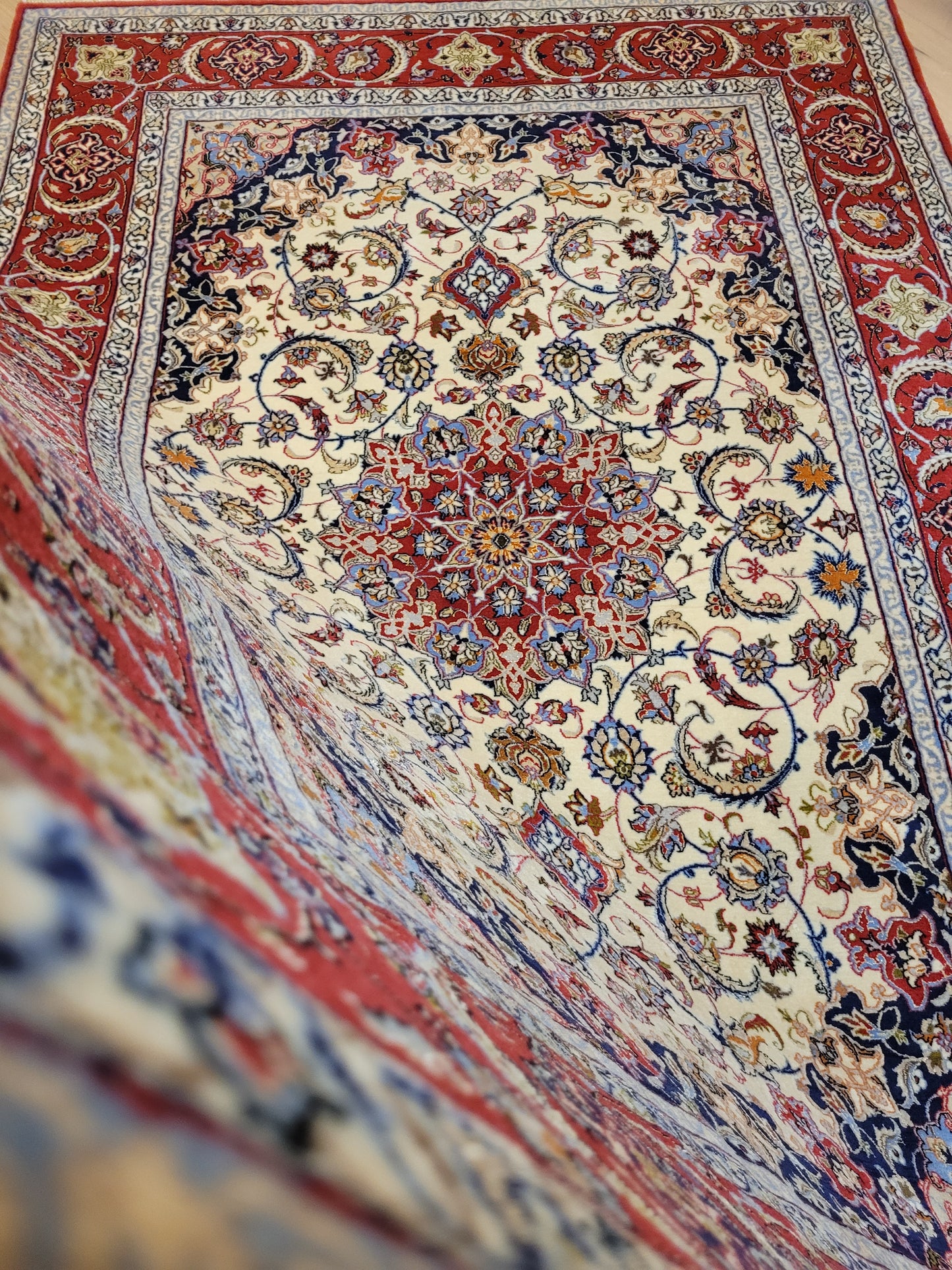 Isfahan Teppich Korkwolle und Seide feine Knüpfkunst