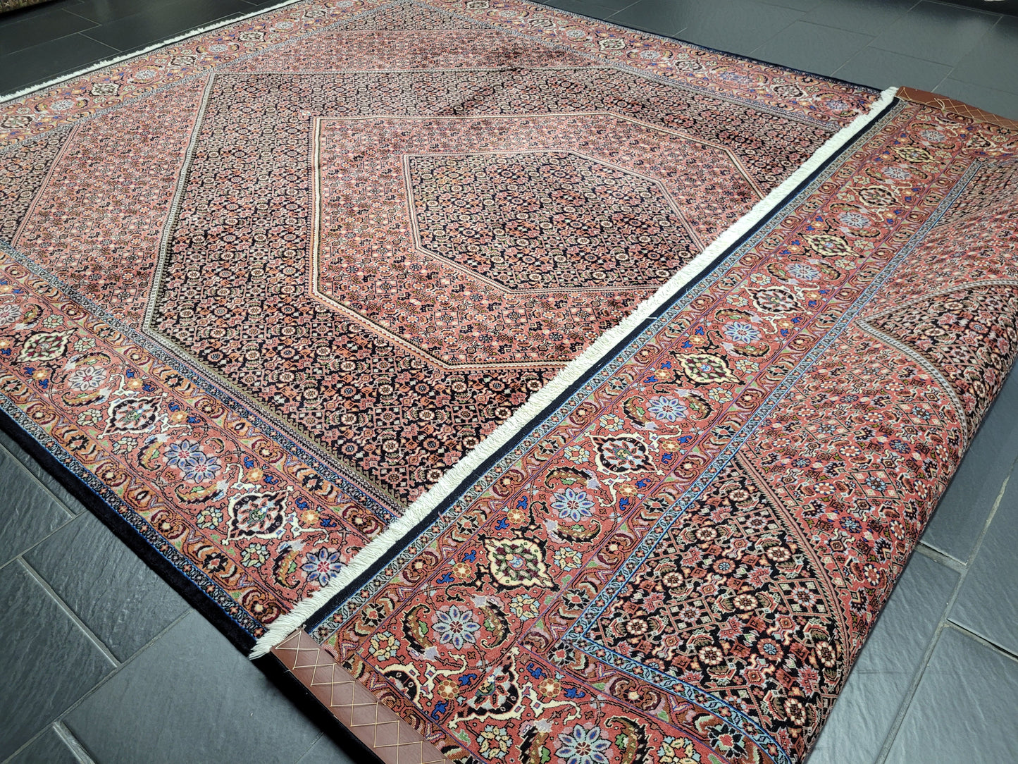 Bidjar Teppich Korkwolle signiert feine Knüpfung