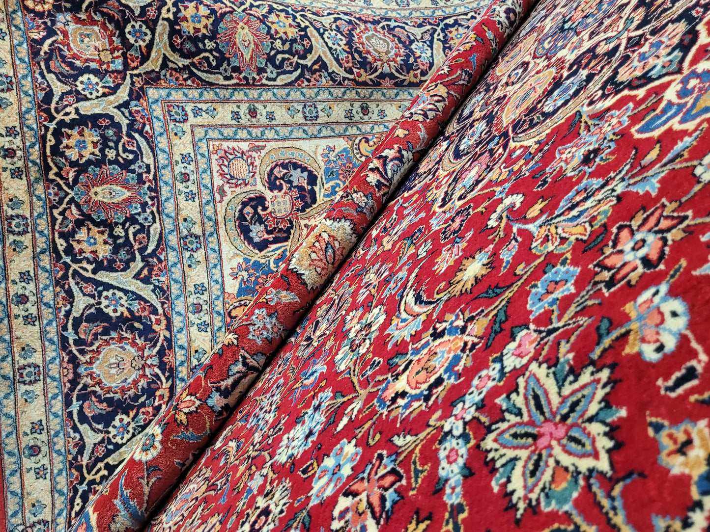 Keshan Teppich Korkwolle signiert florales Medaillonmuster