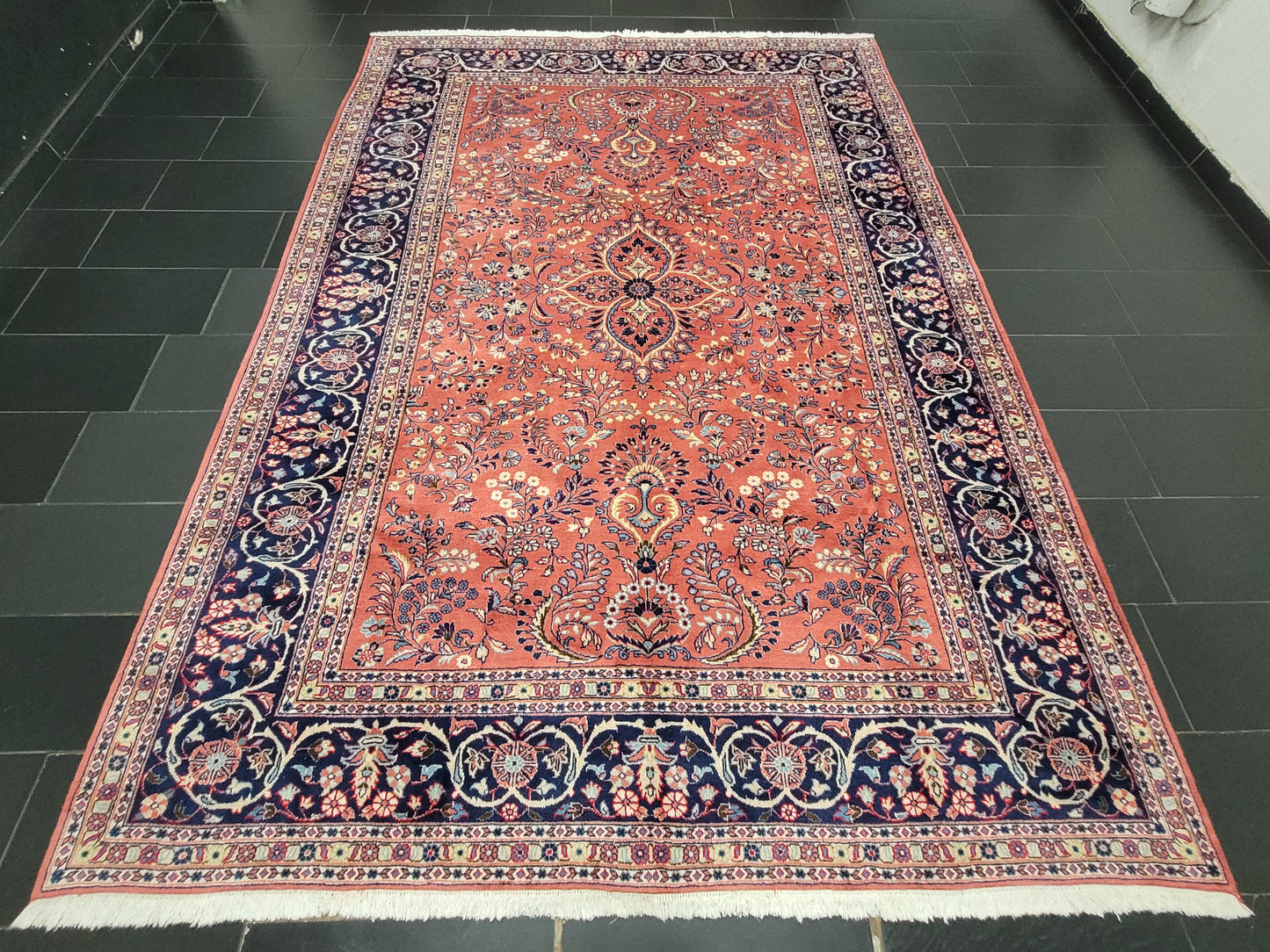 Sarough Teppich Wolle signiert florales Design