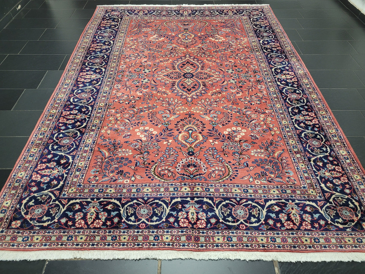 Sarough Teppich Wolle signiert florales Design