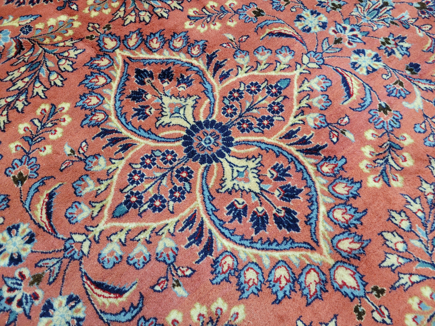 Sarough Teppich Wolle signiert florales Design