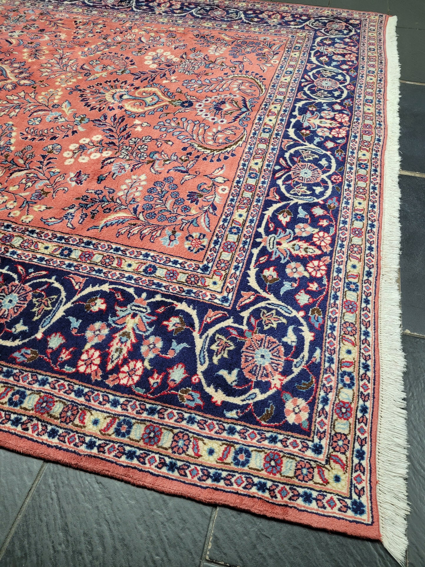 Sarough Teppich Wolle signiert florales Design