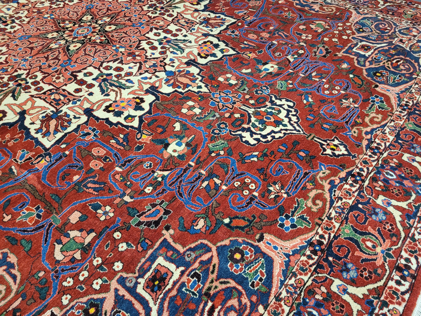 Heriz Teppich Korkwolle alt Medaillonmuster