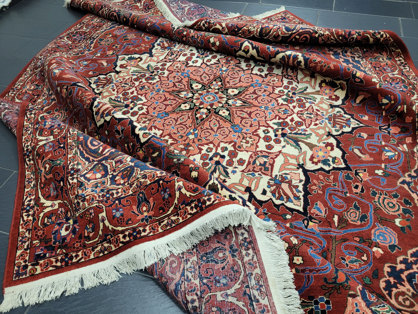 Heriz Teppich Korkwolle alt Medaillonmuster