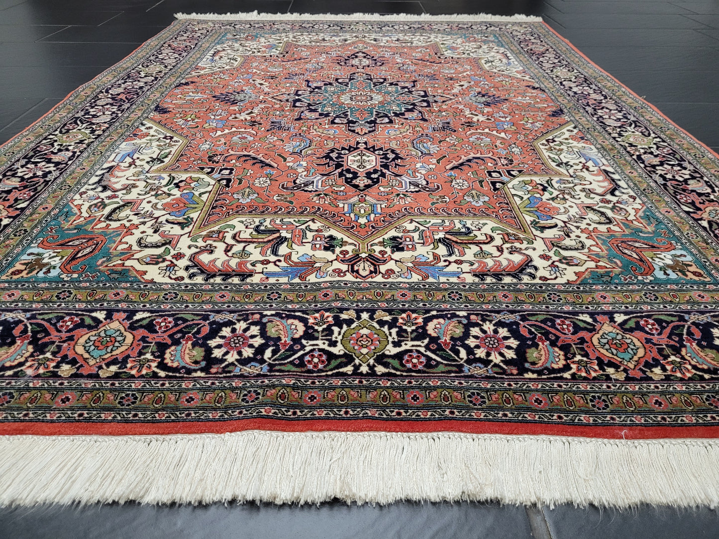 Täbriz Teppich Korkwolle Seide auf Seide Medaillon feine Knüpfung